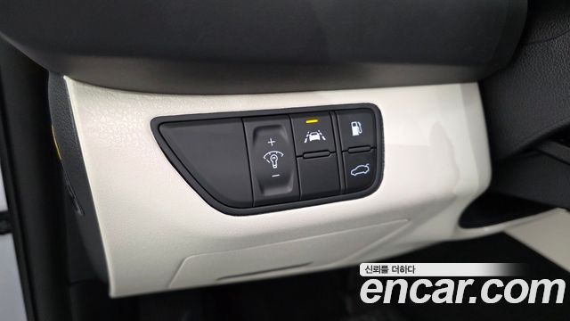 Genesis G70 2020 thumb 12