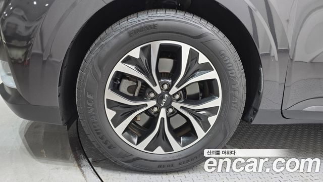 Kia Carnival 2023 thumb 5