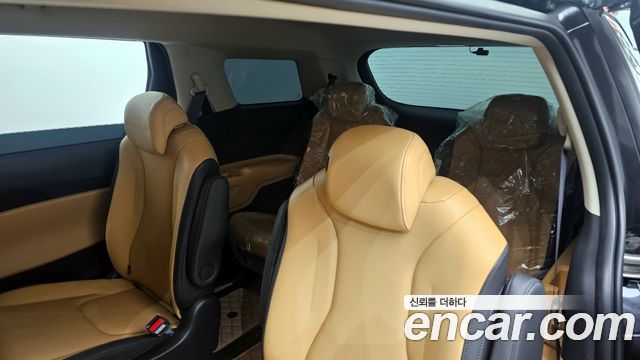 Kia Carnival 2023 thumb 12
