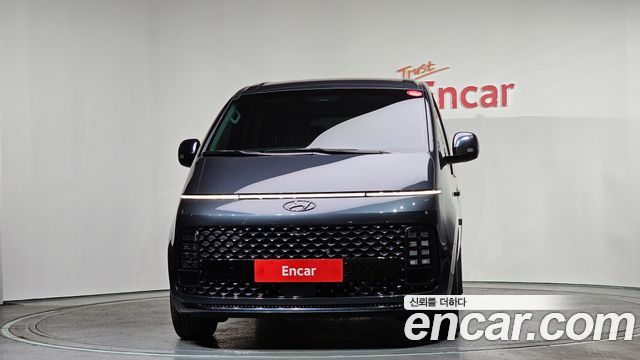 Hyundai Staria 2023 thumb 4