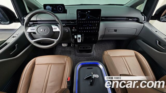Hyundai Staria 2023 thumb 8