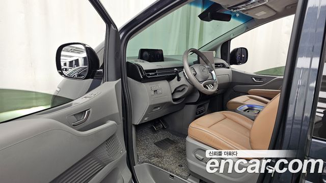 Hyundai Staria 2023 thumb 11