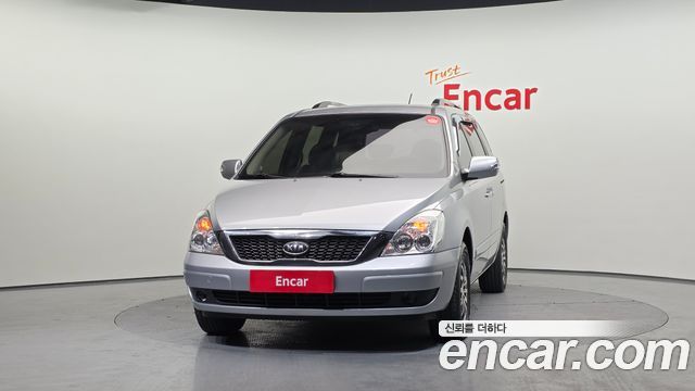 Kia Carnival 2010 thumb 4
