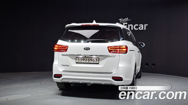 Kia Carnival 2020 thumb 5