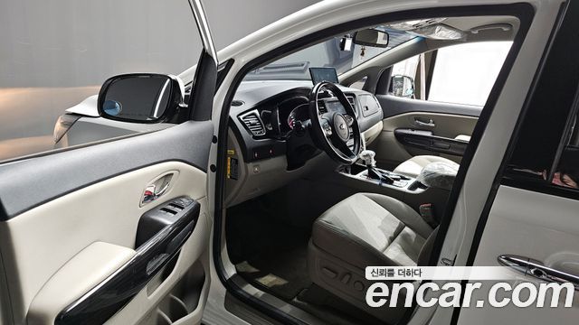 Kia Carnival 2020 thumb 11