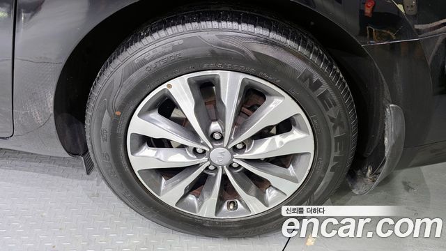 Kia Carnival 2016 thumb 5