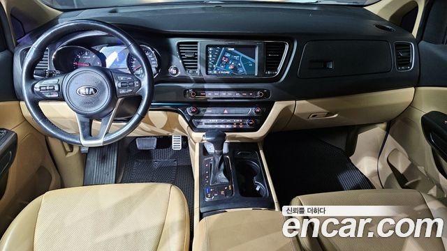 Kia Carnival 2016 thumb 7