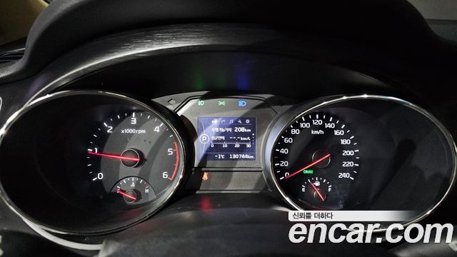 Kia Carnival 2016 thumb 8