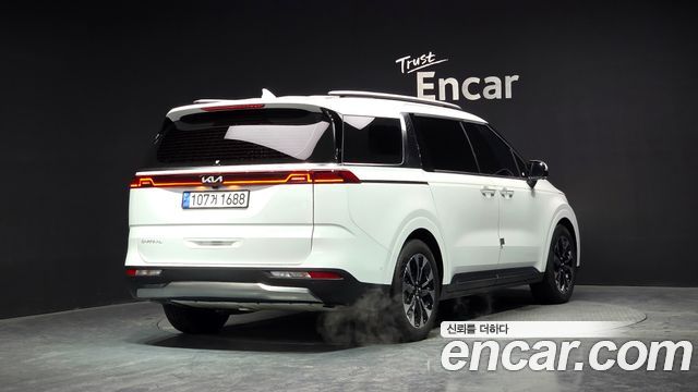 Kia Carnival 2023 thumb 3