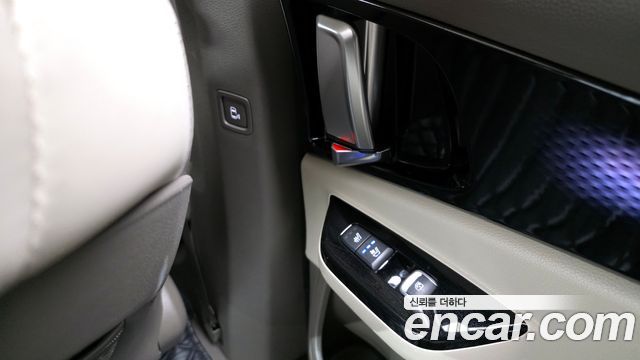 Kia Carnival 2023 thumb 12