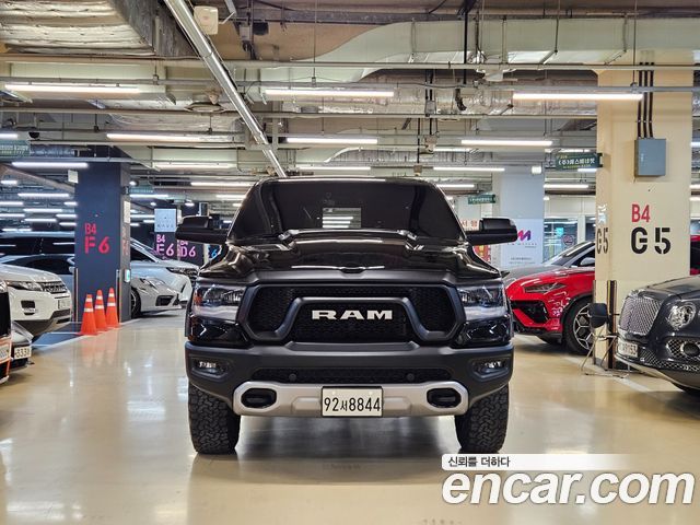 Dodge Ram Pick Up 2019 thumb 4