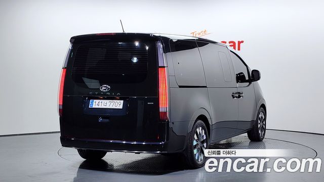 Hyundai Staria 2021 thumb 3