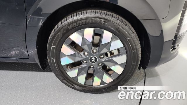 Hyundai Staria 2021 thumb 6