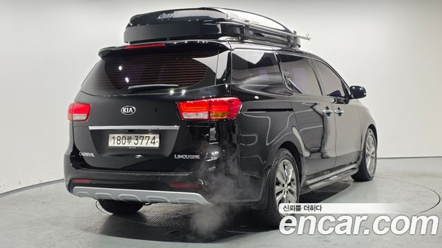 Kia Carnival 2016 thumb 3