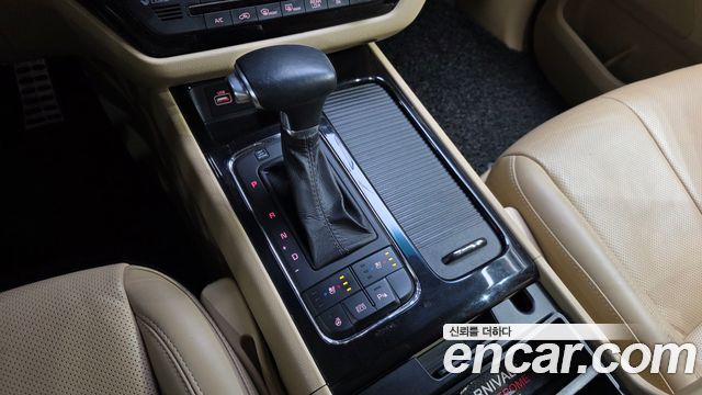 Kia Carnival 2016 thumb 9