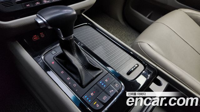 Kia Carnival 2018 thumb 10