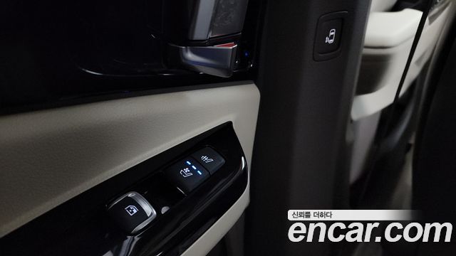 Kia Carnival 2021 thumb 12