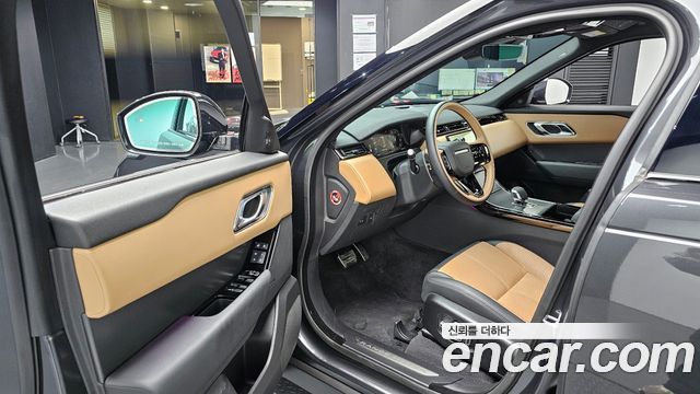 Land Rover Range Rover Velar 2025 thumb 10