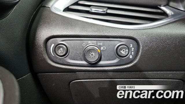 Chevrolet Malibu 2019 thumb 12
