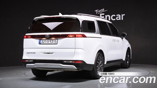 Kia Carnival 2020 thumb 3