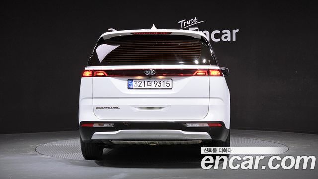 Kia Carnival 2020 thumb 5