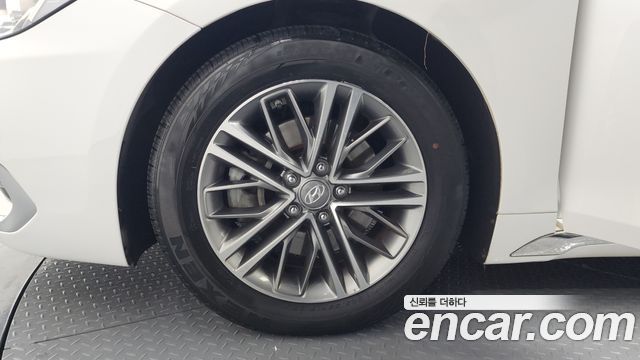 Hyundai Grandeur 2017 thumb 5