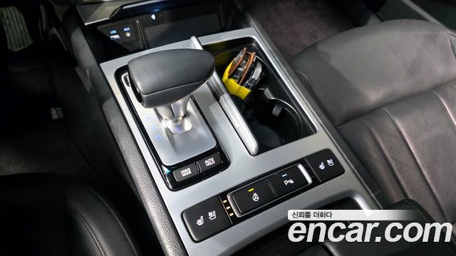 Genesis G80 2017 thumb 10