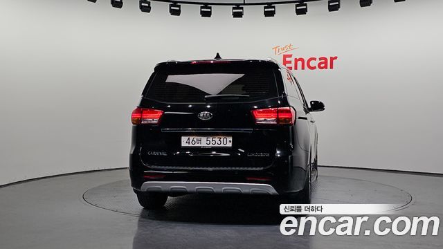 Kia Carnival 2017 thumb 5