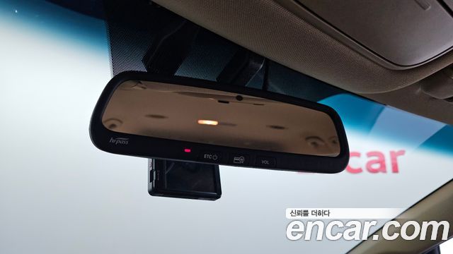 Kia Carnival 2017 thumb 12