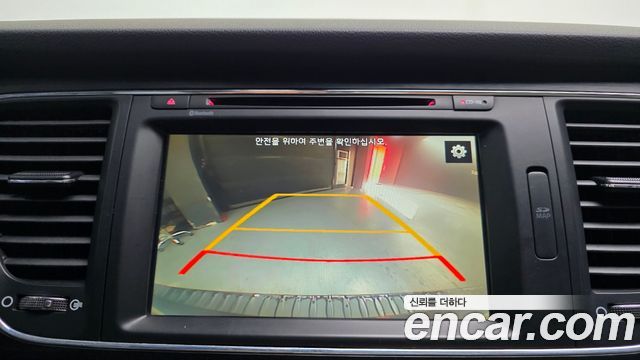 Kia Carnival 2015 thumb 12
