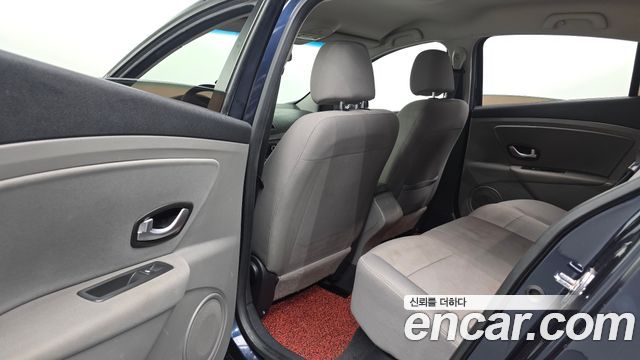 Renault Korea SM3 2010 thumb 11