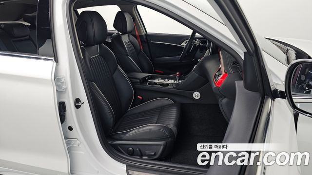 Genesis G70 2020 thumb 10