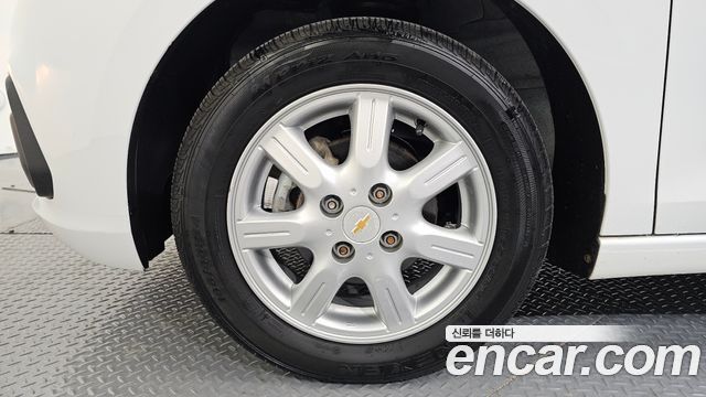 Chevrolet Spark 2017 thumb 6