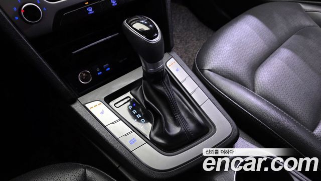 Hyundai Avante 2017 thumb 10