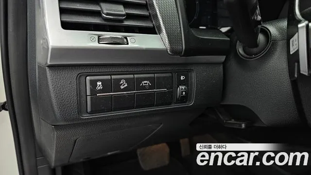 SsangYong Rexton 2022 thumb 11