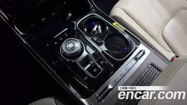 Kia Carnival 2021 thumb 10