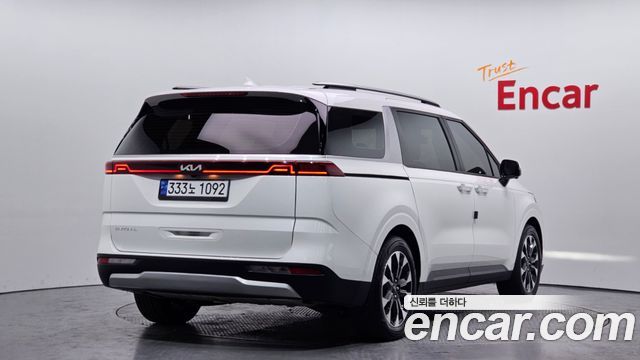 Kia Carnival 2023 thumb 3