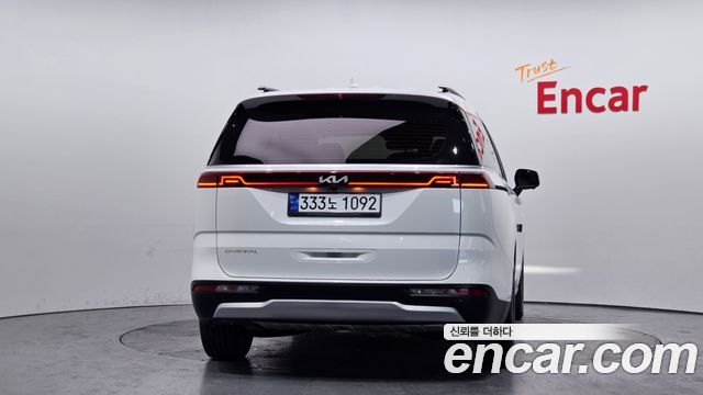 Kia Carnival 2023 thumb 4