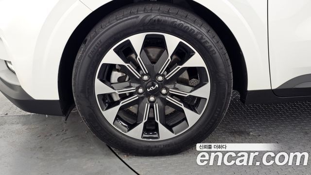Kia Carnival 2023 thumb 5