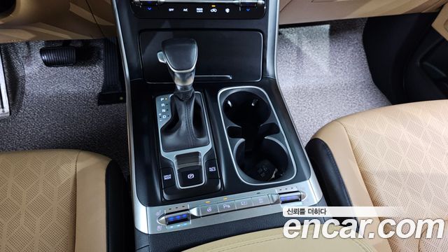Kia Carnival 2023 thumb 9