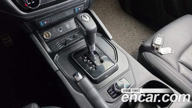 SsangYong Rexton 2020 thumb 9