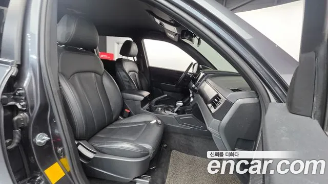 SsangYong Rexton 2020 thumb 10