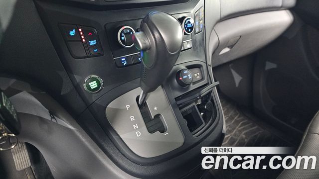 Hyundai Starex 2017 thumb 9