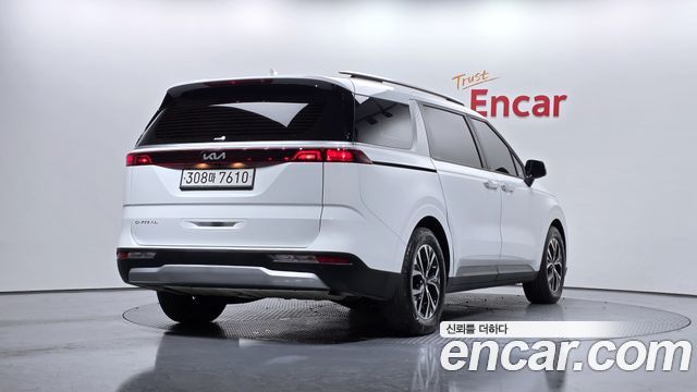 Kia Carnival 2023 thumb 3