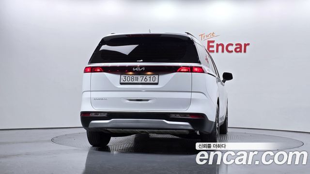 Kia Carnival 2023 thumb 5