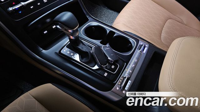 Kia Carnival 2023 thumb 9