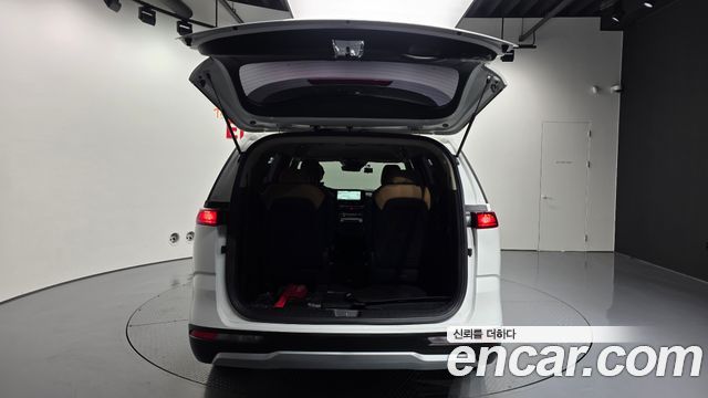 Kia Carnival 2023 thumb 12