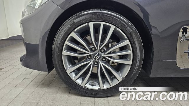 Kia Stinger 2017 thumb 5