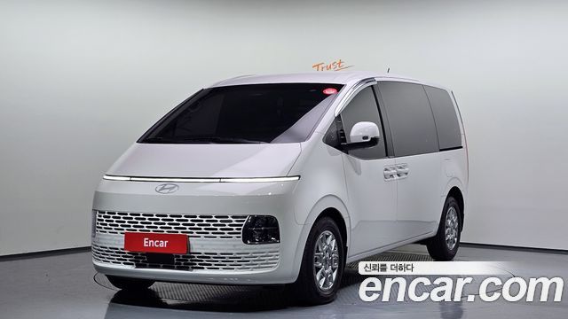 Hyundai Staria 2025 thumb 2