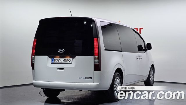 Hyundai Staria 2025 thumb 3